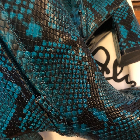 Alice + Olivia -Dobrey Snake-Print Zip Booties 35 - Picture 3 of 5